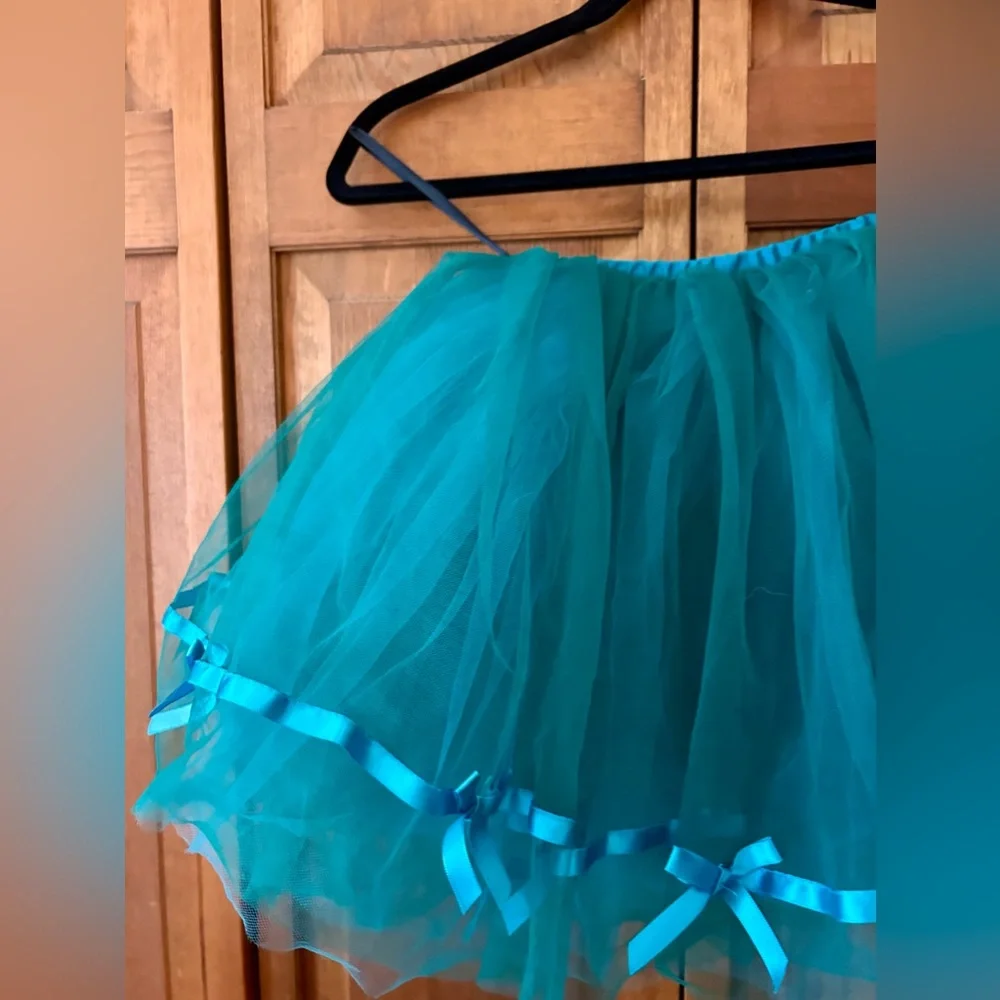 Green Revolution Child’s Sz M Blue/Green Tutu W/ Bow Accents Great for Costumes